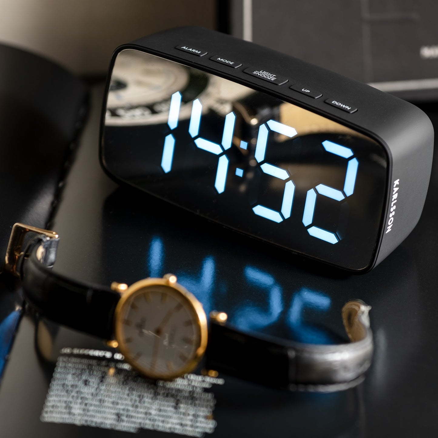 Alarm clock silver mirror LED oval black